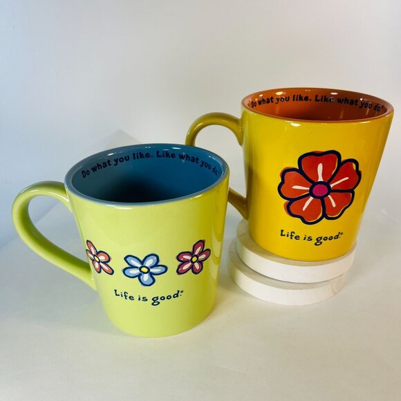 Life Is Good Ceramic Coffee Mug Set Of 2 Flower Design 12 Oz Yellow Green - Picture 1 of 5